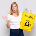 Czego nie wrzucać do pojemników na plastik?
