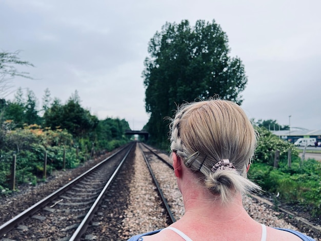 Czy można zasiać trawę na istniejącym trawniku?