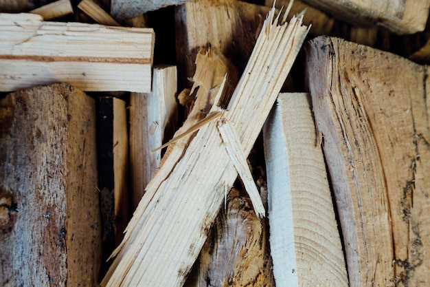 Jak skutecznie wyczyścić bale drewniane w domu?