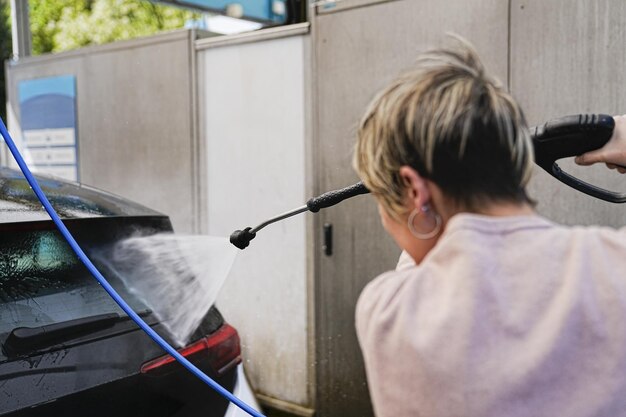 Jak wybrać dobrą myjkę ciśnieniową do 1000 złotych?