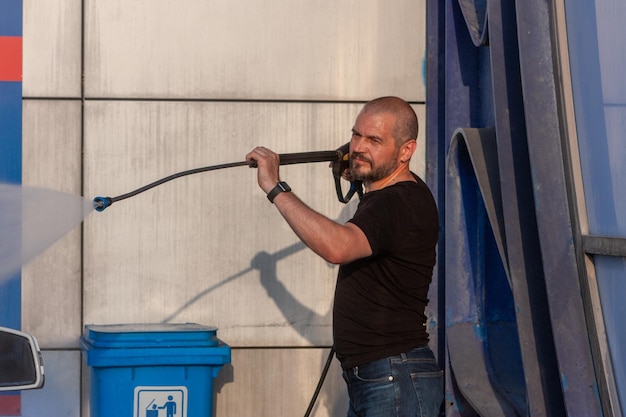 Jakie ciśnienie wody zapewnia myjka ciśnieniowa?