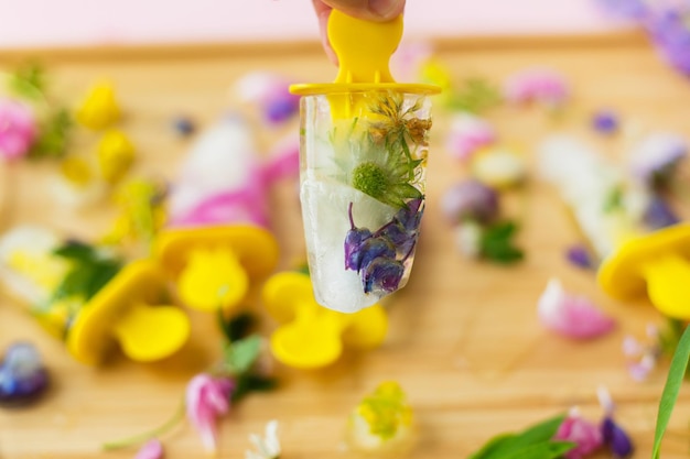 Które kwiaty najlepiej sprawdzą się w hydrożelu?