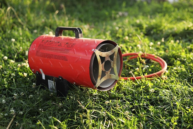 Aerator czy wertykulator - co najpierw zastosować na trawniku?