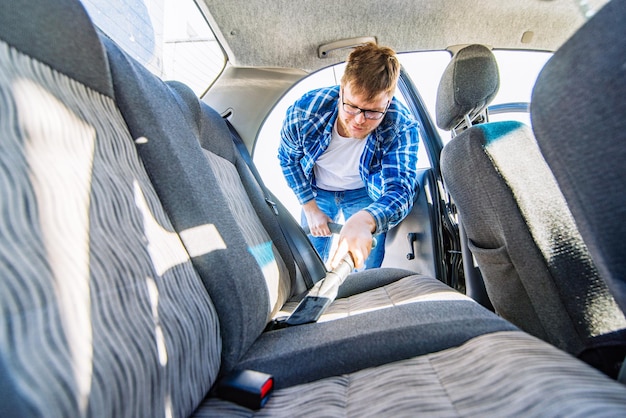 Czym najlepiej umyć fotele samochodowe?