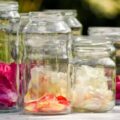 Jak stworzyć piękną kompozycję w słoiku?