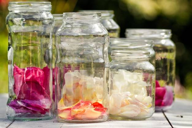 Jak stworzyć piękną kompozycję w słoiku?