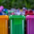 Jakie kolory pojemników na odpady obowiązują w Twoim mieście?