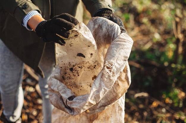 Czy chleb można wyrzucać do pojemnika na bioodpady?