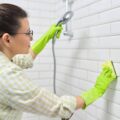 Jak skutecznie wyczyścić kafelki w domu?