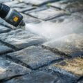 Jak dobrać odpowiednią myjkę do mycia kostki brukowej?