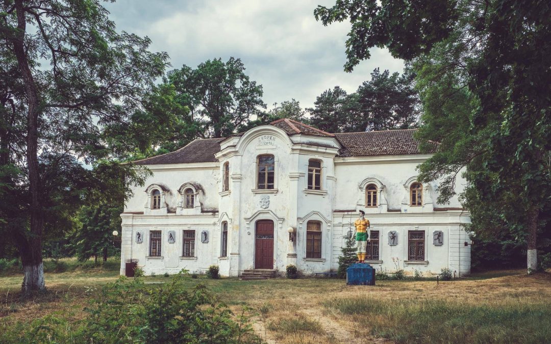 Jak zaprojektować stary dom z myślą o nowoczesnym komforcie?